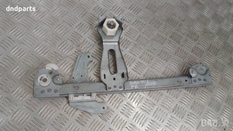 Стъклоповдигач Toyota Aygo 2007г.(преден десен), снимка 1