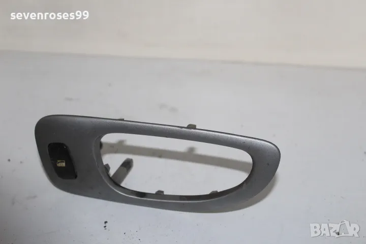 Бутон ел стъкло задно дясно Пежо 307 св комби 2002 1.6i Peugeot 307SW, снимка 1