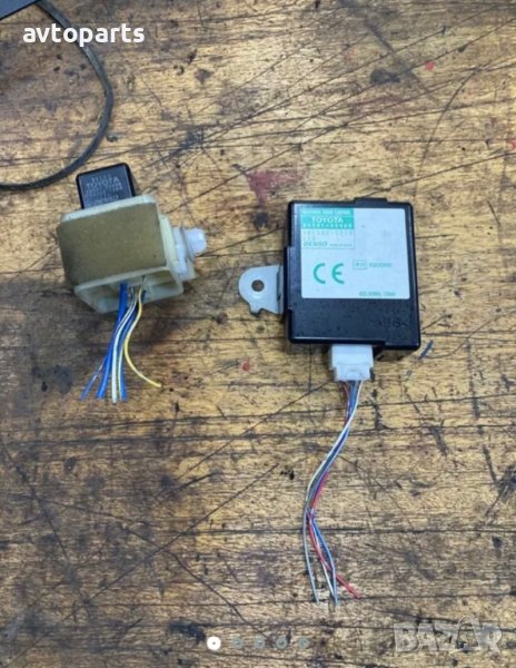 Toyota avensis verso2008година 2.0d4d модул централно заключване и реле, снимка 1