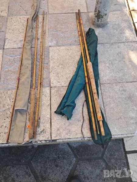 много стари мухарки и др. ,лепен бамбук ,дървени други риболовни пръти, снимка 1