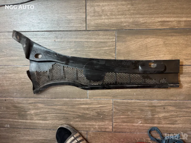 Пластмасова кора под предното стъкло за VW Polo, 6n1 819 415, 6N1819415, снимка 1