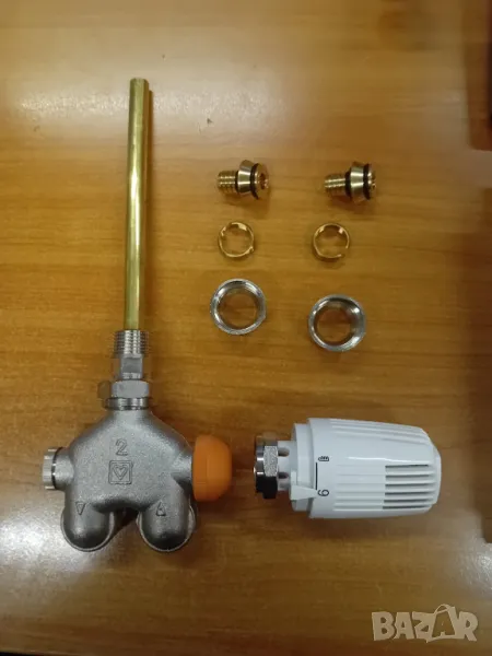 НОВ ! Четирипътен вентил за лира с термоглава Herz, снимка 1