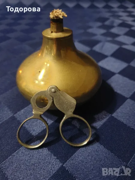 Месингова спиртна лампа с оригинално рядко срещано  присобление за гасене, снимка 1