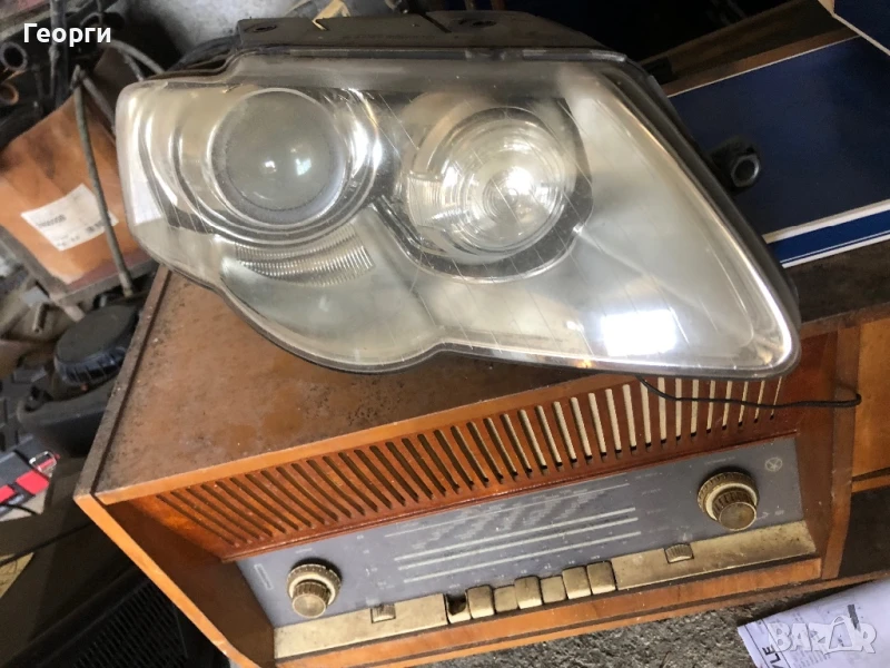 Оригинален десен фар VW Passat B6 Bi-Xenon цена 250лв, снимка 1