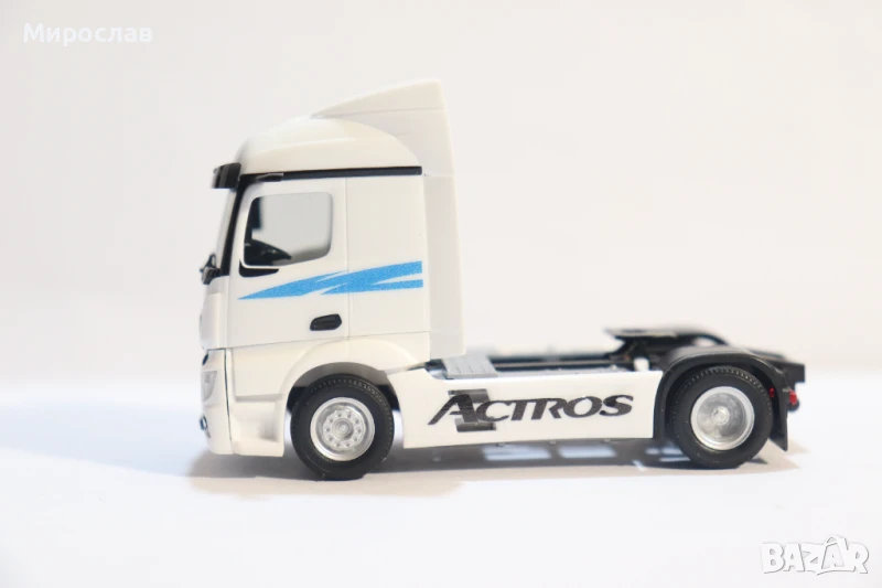 HERPА H0 1/87 MERCEDES ACTROS ВЛЕКАЧ КАМИОН МОДЕЛ, снимка 1