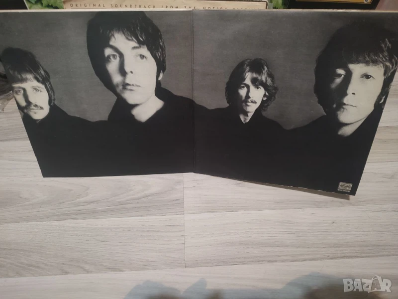 2 Броя Грамофонни Полочи "The Beatles" / Цена 37лв + ДОСТАВКА, снимка 1