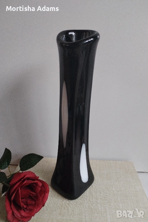 Елегантна стъклена ваза, снимка 1