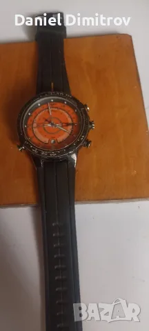 Интересен хронограф,,Timex