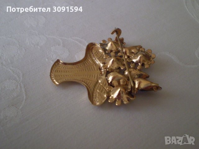 Винтидж  брошка кошничка аметист кристал жълт метал, снимка 4 - Антикварни и старинни предмети - 39650202