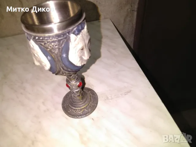  чаша бокал за вино от полирезин и метал с релефни декорации - вълк и символи Н-185мм и фи 74мм, снимка 2 - Декорация за дома - 49625216