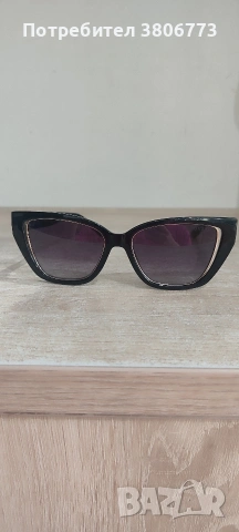 Слънчеви очила Guess, снимка 2 - Слънчеви и диоптрични очила - 54266119