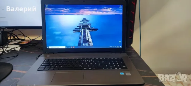 Лаптоп 17.3" Medion Akoya | SSD + 500GB HDD | 8GB RAM | Готов за работа + Мишка