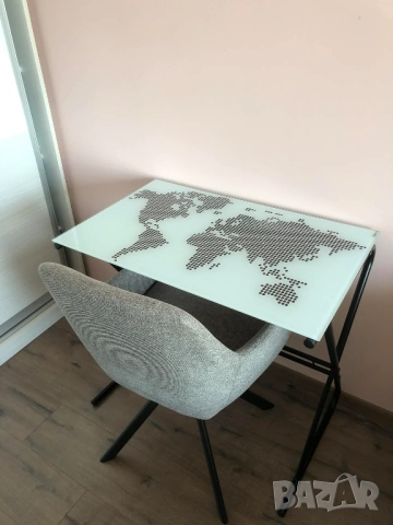 Елегантно и красиво бюро с модерен дизайн