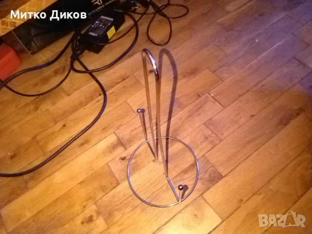 Стойка нова метална за домакинска хартия Н-28см и фи 13см, снимка 3 - Аксесоари за кухня - 50551986