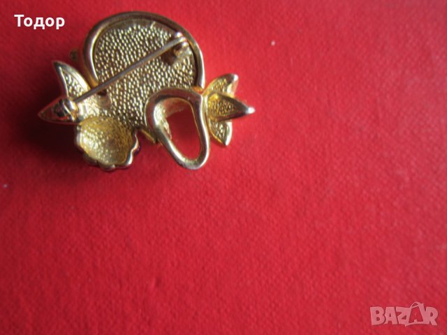 Невероятна позлатена брошка с камъни , снимка 3 - Други - 31953453