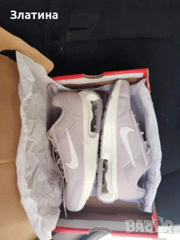 Чисто нови дамски маратонки Nike Air 
