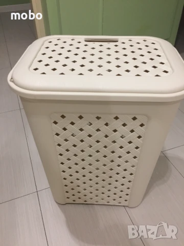 Кош за пране с капак от пластмаса – Arianna, чисто нов, цвят бежов.