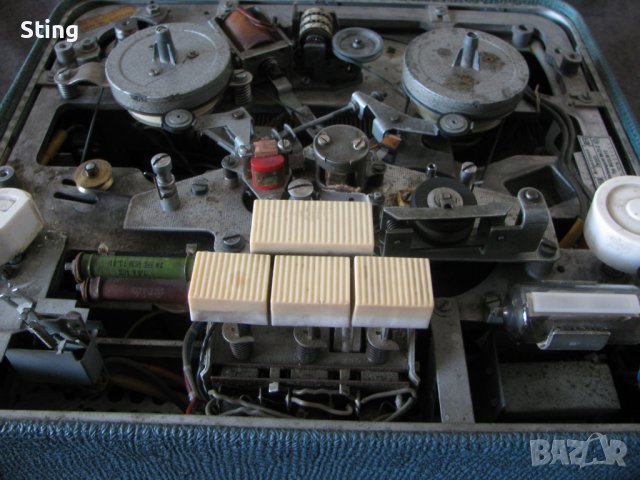 RFT BG23 - 2   Лампов Магнетофон 1961год, снимка 1 - Радиокасетофони, транзистори - 37047928