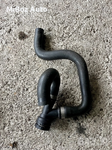 Тръба Маркуч охлаждане БМВ Е90 91 BMW, снимка 4 - Части - 52343875