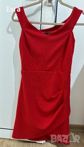 Елегантна червена рокля