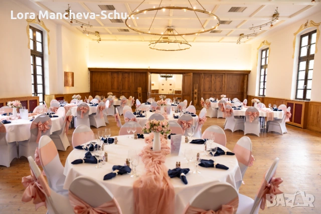 Елегантни бели вази с релефен дизайн – 22 налични броя, снимка 2 - Декорация за дома - 53048721