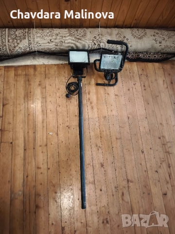 Преносима и статична халогенна лампа