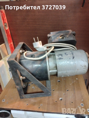 двигател монофавен с редуктор 20 об/мин.