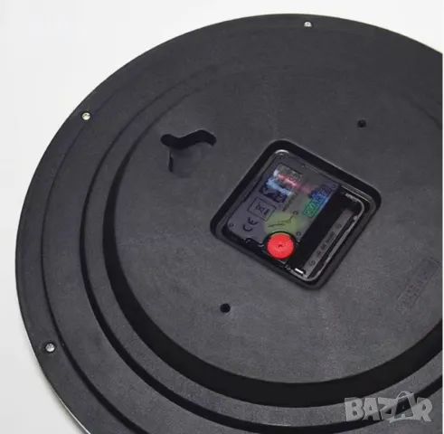 Светещ часовник за стена (Безшумен режим), снимка 2 - Стенни часовници - 49305365