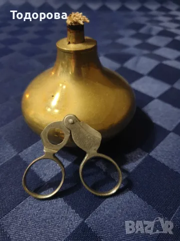 Месингова спиртна лампа с оригинално рядко срещано  присобление за гасене