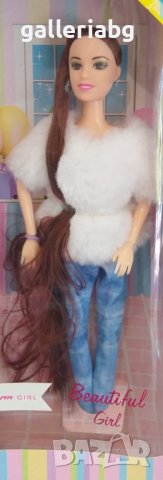 Красива кукла с палто , снимка 1 - Кукли - 40547605