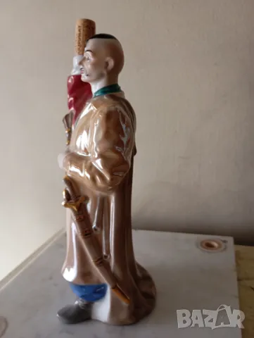 Порцеланова бутилка за алкохол, снимка 3 - Антикварни и старинни предмети - 49641994