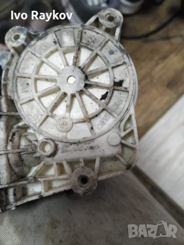 Заден ,ляв мотор за стъкло за BMW 5 (E60) , Е61 , снимка 7 - Части - 51231306