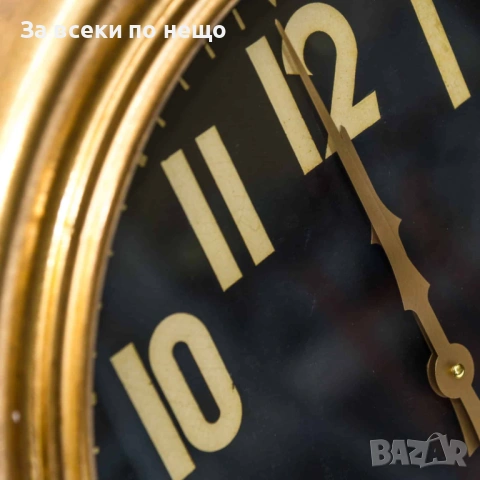Стенен часовник със златна рамка , 50*50 см Код P2057, снимка 3 - Декорация за дома - 53956149