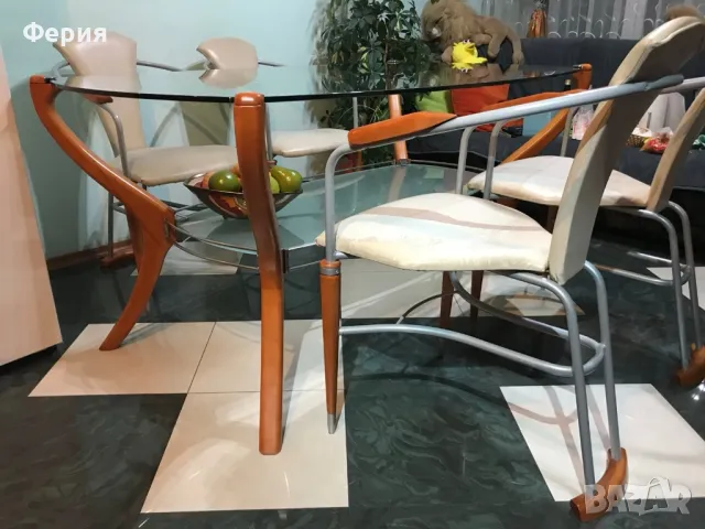 стъклена маса с масивни дървени елементи и метал+8 стола