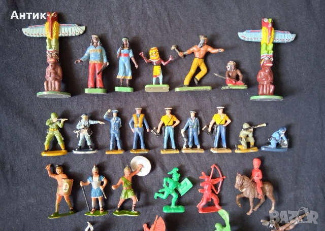 Лот Стари Фигурки Играчки Индианци Моряци Войници от Соца, снимка 2 - Колекции - 53970301