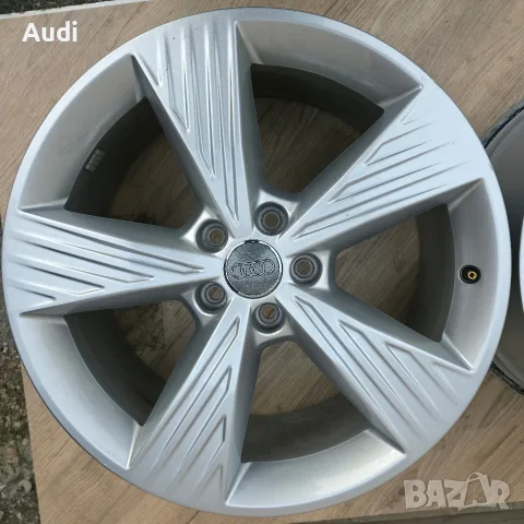 Оригинални Ауди Джанти 19 Q4 e-tron, снимка 4 - Гуми и джанти - 56523562