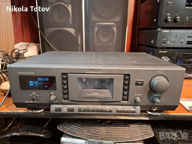 Продава се триглав дек Philips FC-950. 