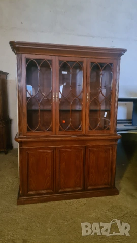 Луксозна Класическа Витрина (Бюфет) от Масивно Дърво, снимка 2 - Бюфети - 54203119