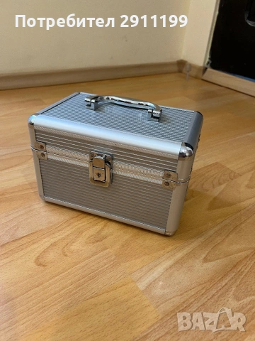 Малък алуминиев куфар
