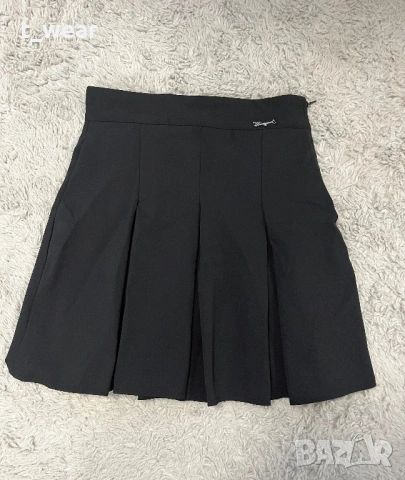 Пола черна Pause