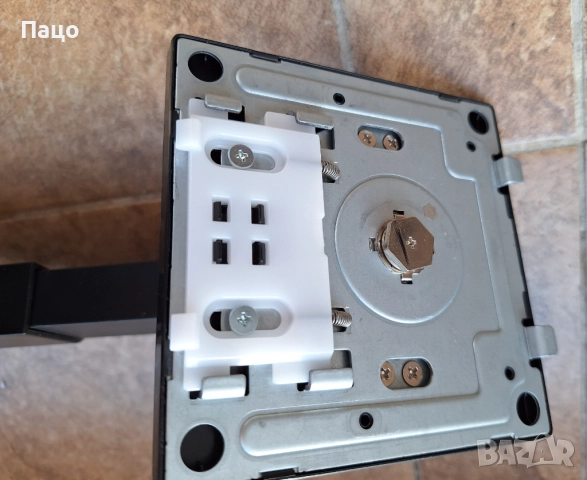 Стойка за Монитор  Lenovo ThinkVision P24h-10, снимка 3 - Монитори - 52812774