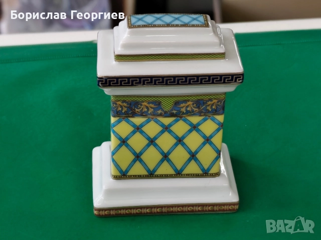 Малък порцеланов часовник versace by rosenthal, снимка 3 - Колекции - 51510913