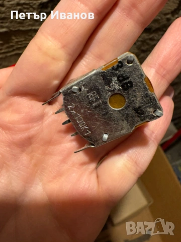 Стерео потенциометър 2×100KΩ – за аудио