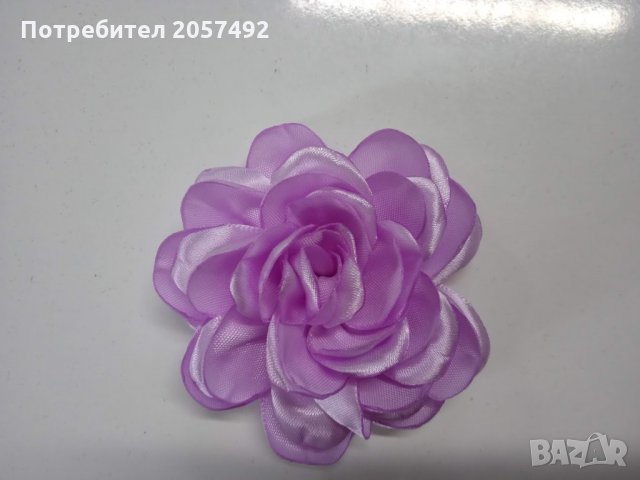 Обемни рози от сатен, снимка 2 - Изкуствени цветя - 31849261