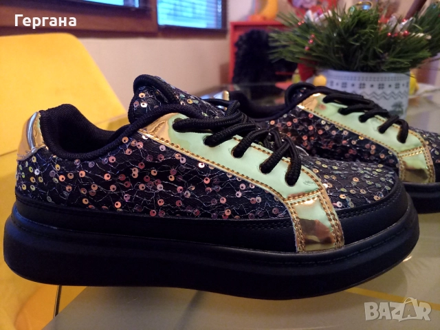 Нови маратонки с паети, снимка 2 - Детски маратонки - 52915748