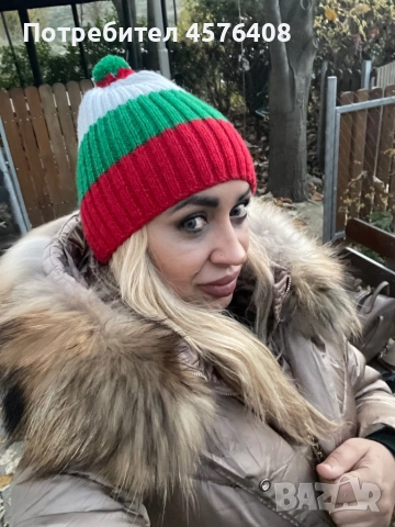 Плетена зимна шапка унисекс става за мъже за жени с топче може с малко като снимката може и голямо , снимка 3 - Шапки - 52440914