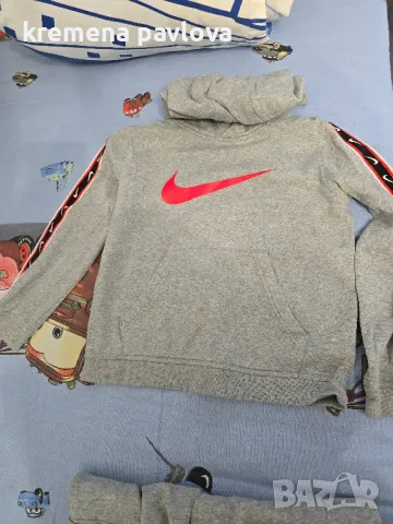 анцунг Nike , снимка 2 - Детски анцузи и суичери - 49482196