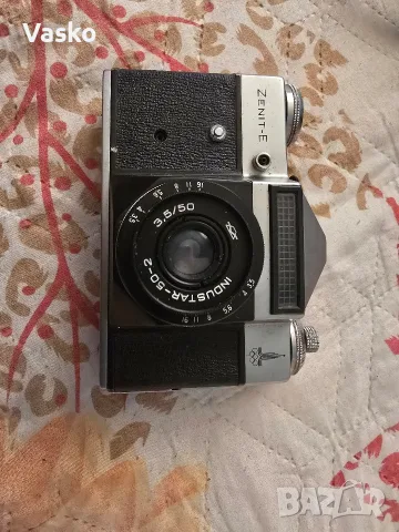 Продавам стар Фотоапарат Зенит