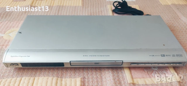 Продавам запазен DVD плеър JVC XV-N422S.
, снимка 2 - Плейъри, домашно кино, прожектори - 50549253