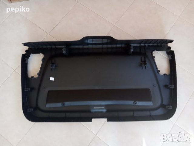 Продавам НОВ заден пластмасов капак кора за SEAT 5P8 867 601 E, снимка 6 - Аксесоари и консумативи - 30221066